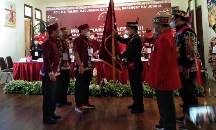 Agustiar Kembali Terpilih Sebagai Ketua Dewan Adat Dayak