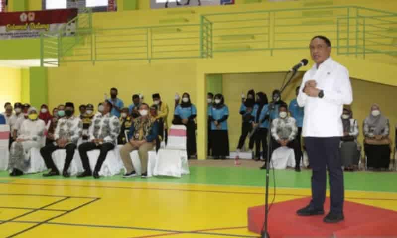 Menpora Resmikan GOR Setara di Barito Kuala