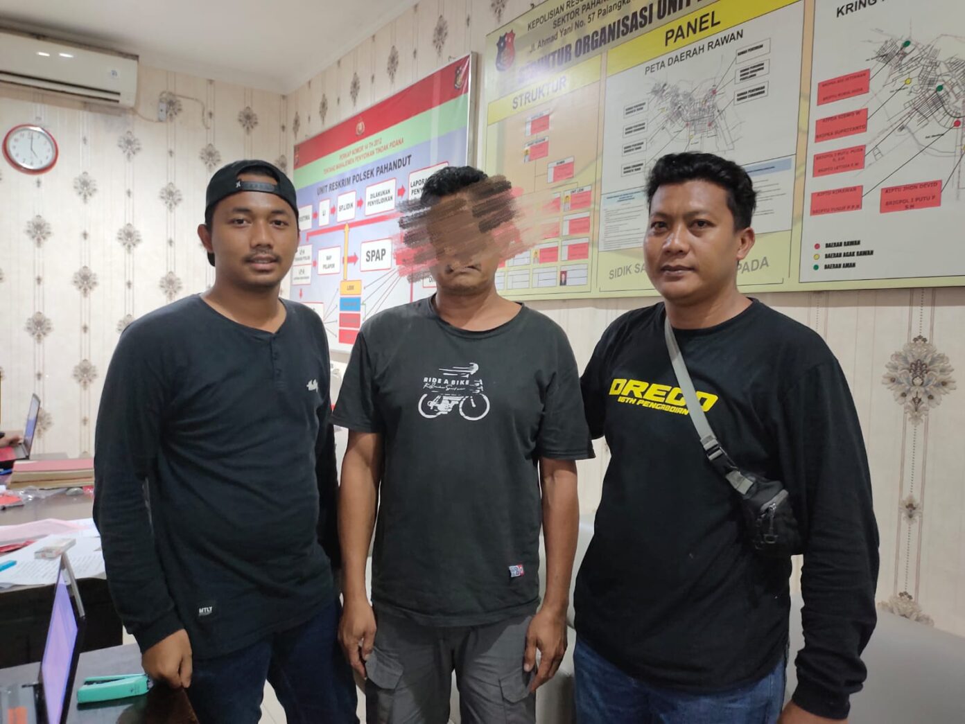 Takut Istri, Sebar Berita Bohong Akhirnya Pria Paruh Baya Ini Berurusan dengan Polisi